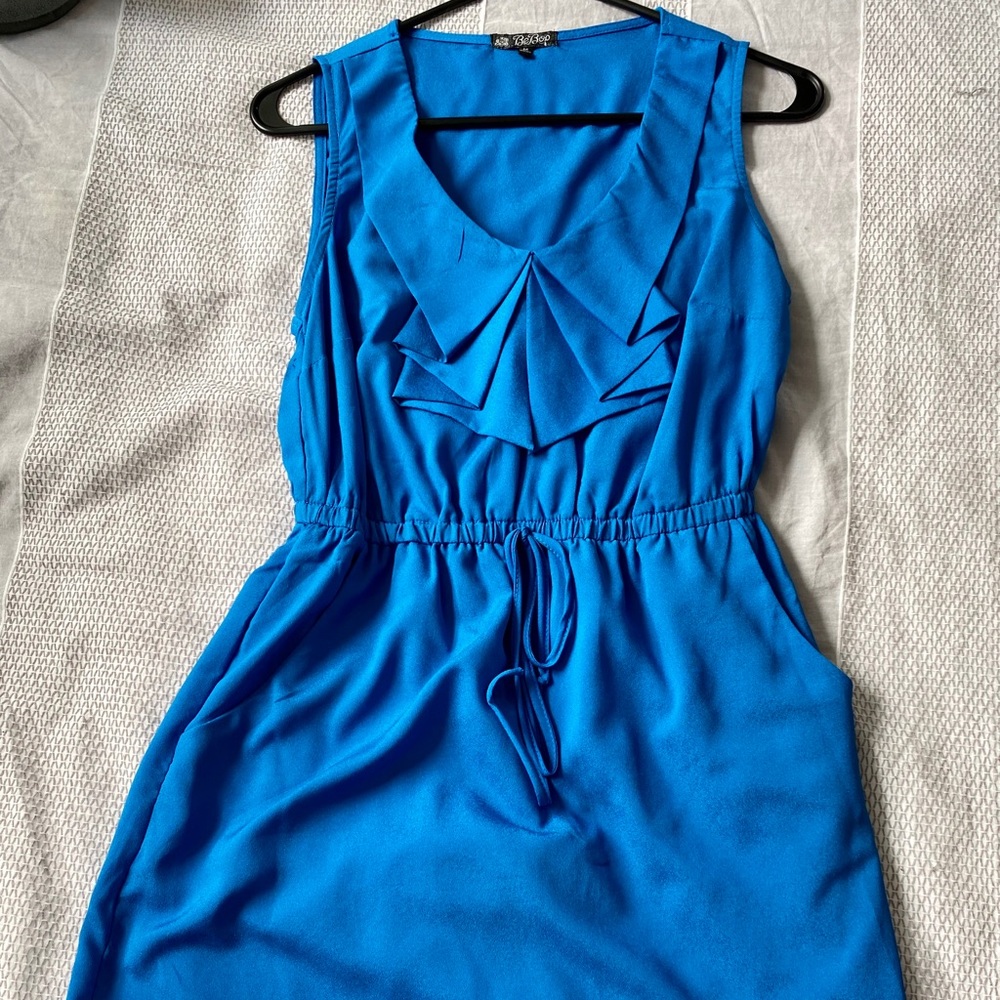 Light blue v-neck dress with pockets